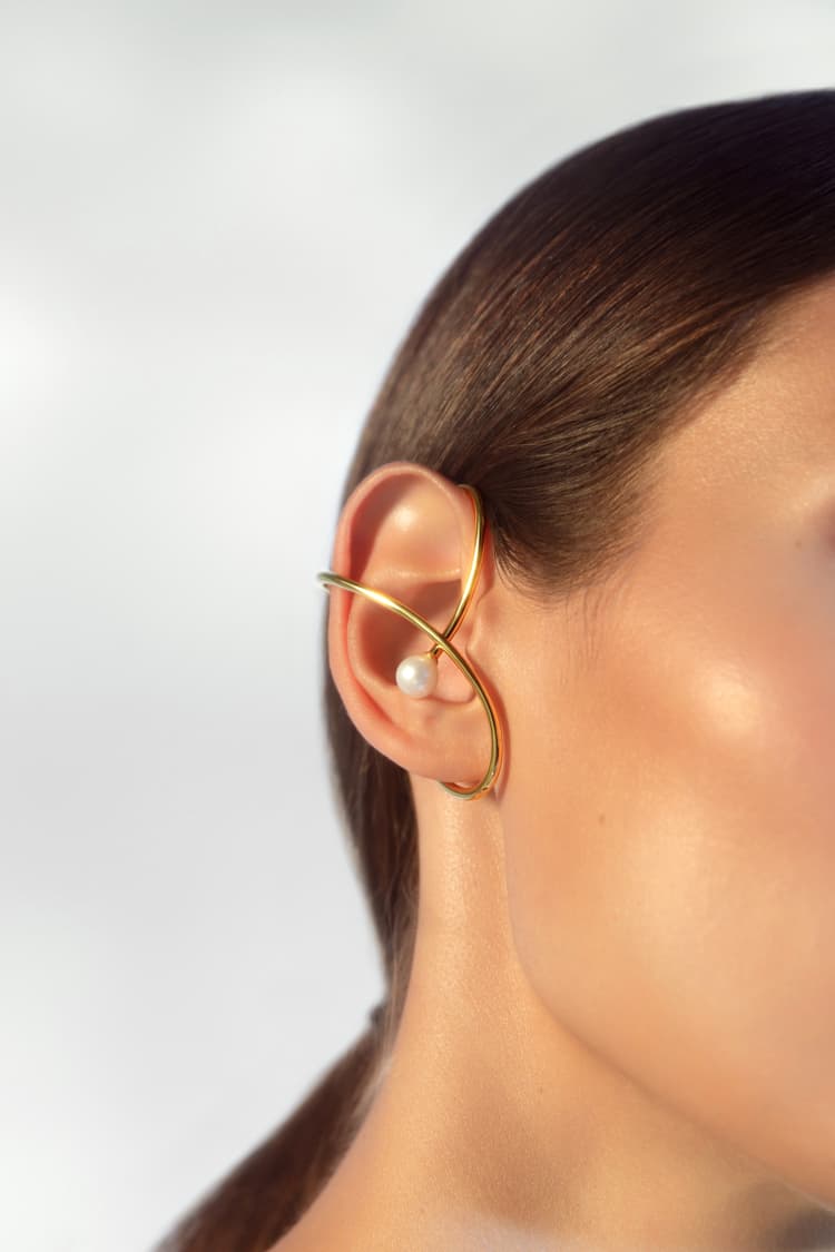 Ear cuff in oro con perla
