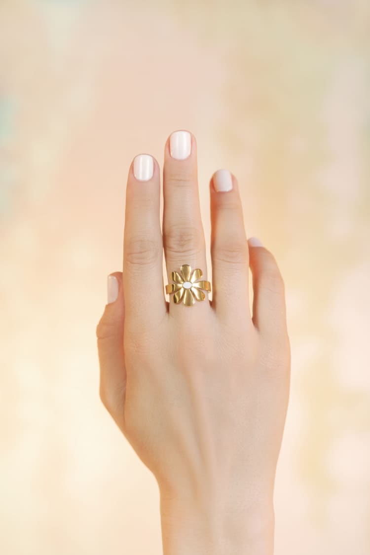 Anello floreale in oro