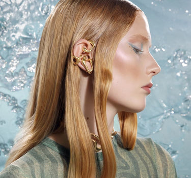 earcuff organico a forma di c in oro