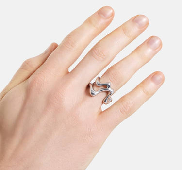 anello scultoreo in argento