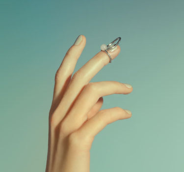 Anello Chiodo in Argento con Pietra Incastonata
