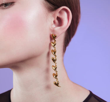 Catena per orecchino con cuore Love in oro