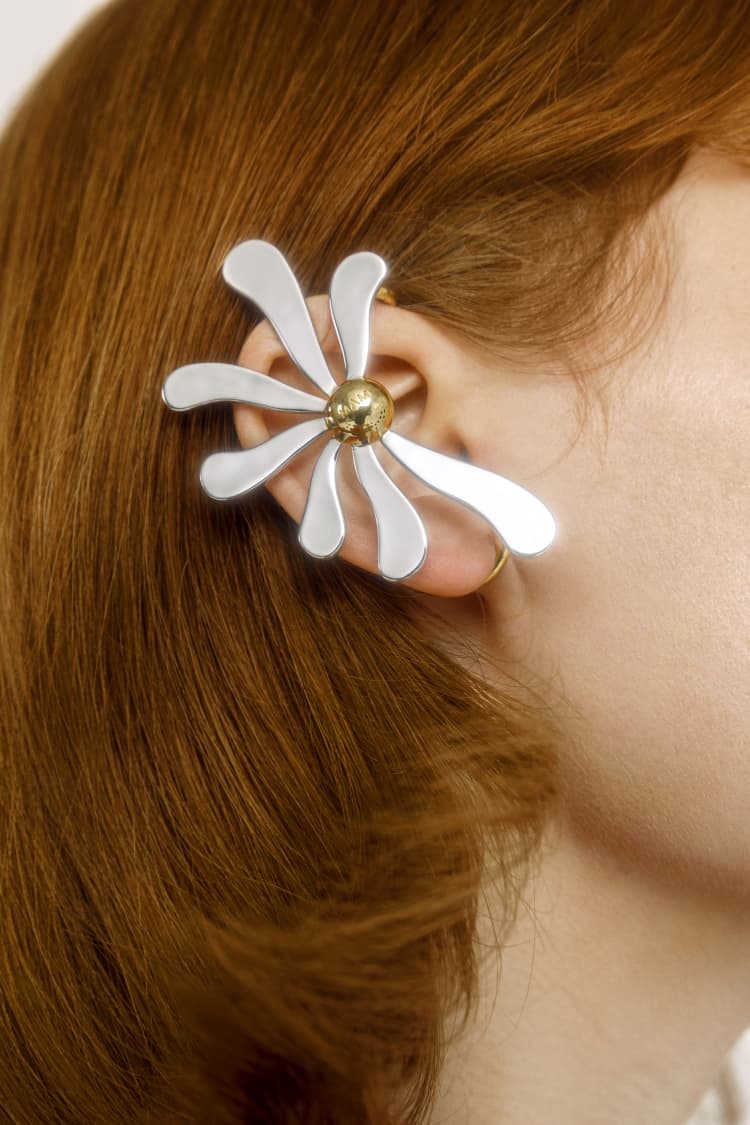 Ear cuff fiore di margherita