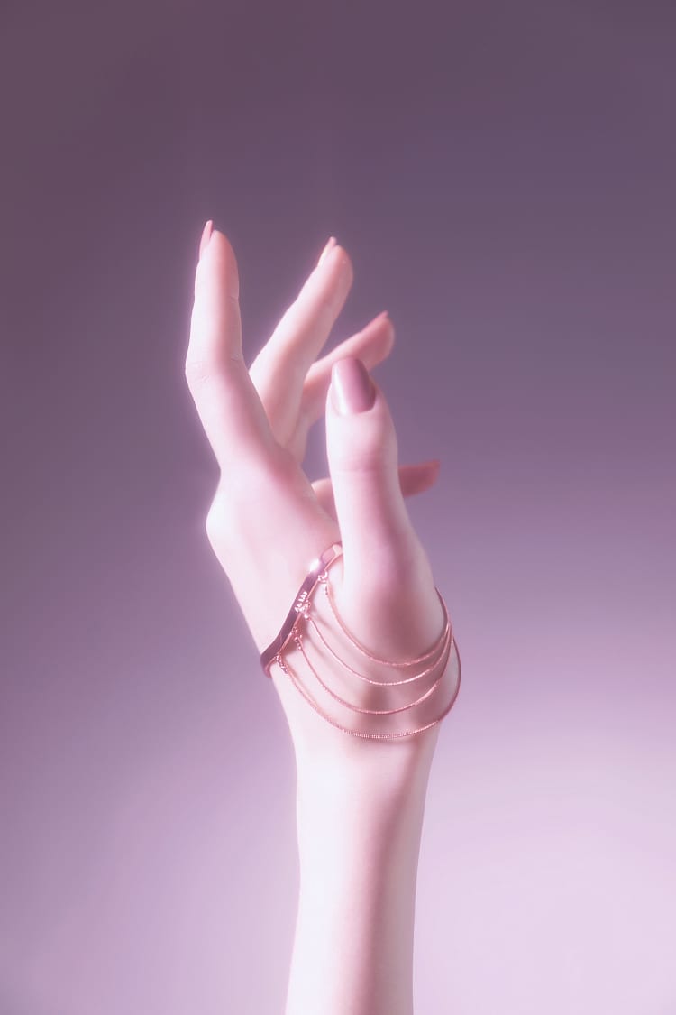 Catena da mano in oro rosa