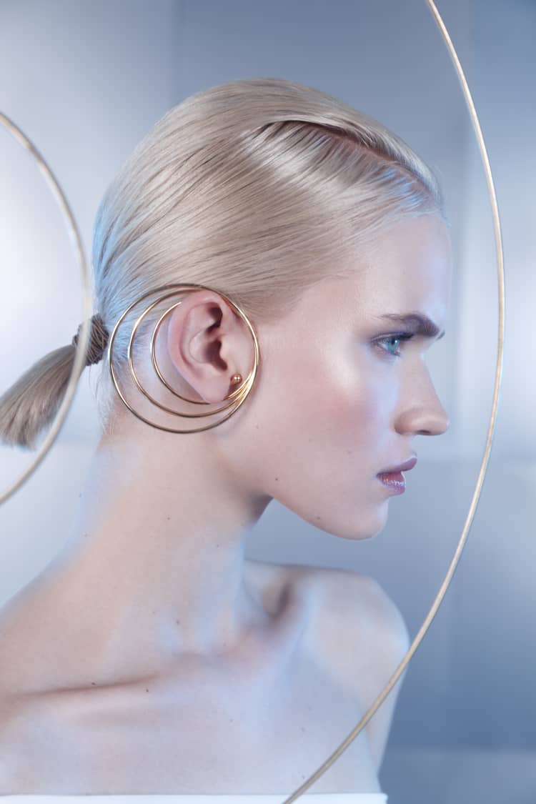 Design di ear cuff completo in oro