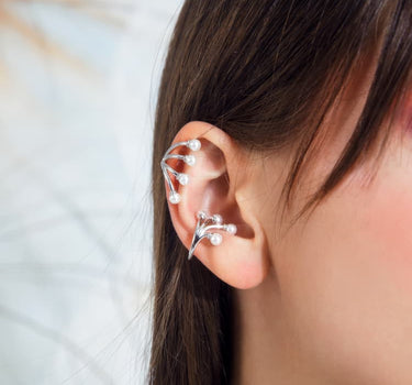 Set di ear cuff in argento con mini perle