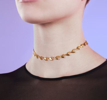 Choker a catena con cuore in oro