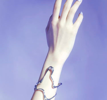 Bracciale rigido grande in argento Liquid