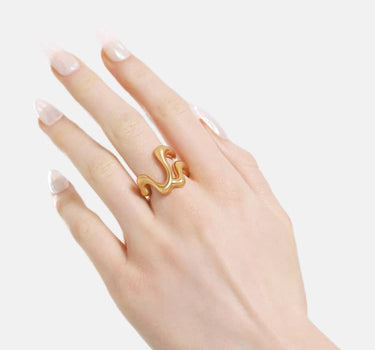 anello scultoreo in oro