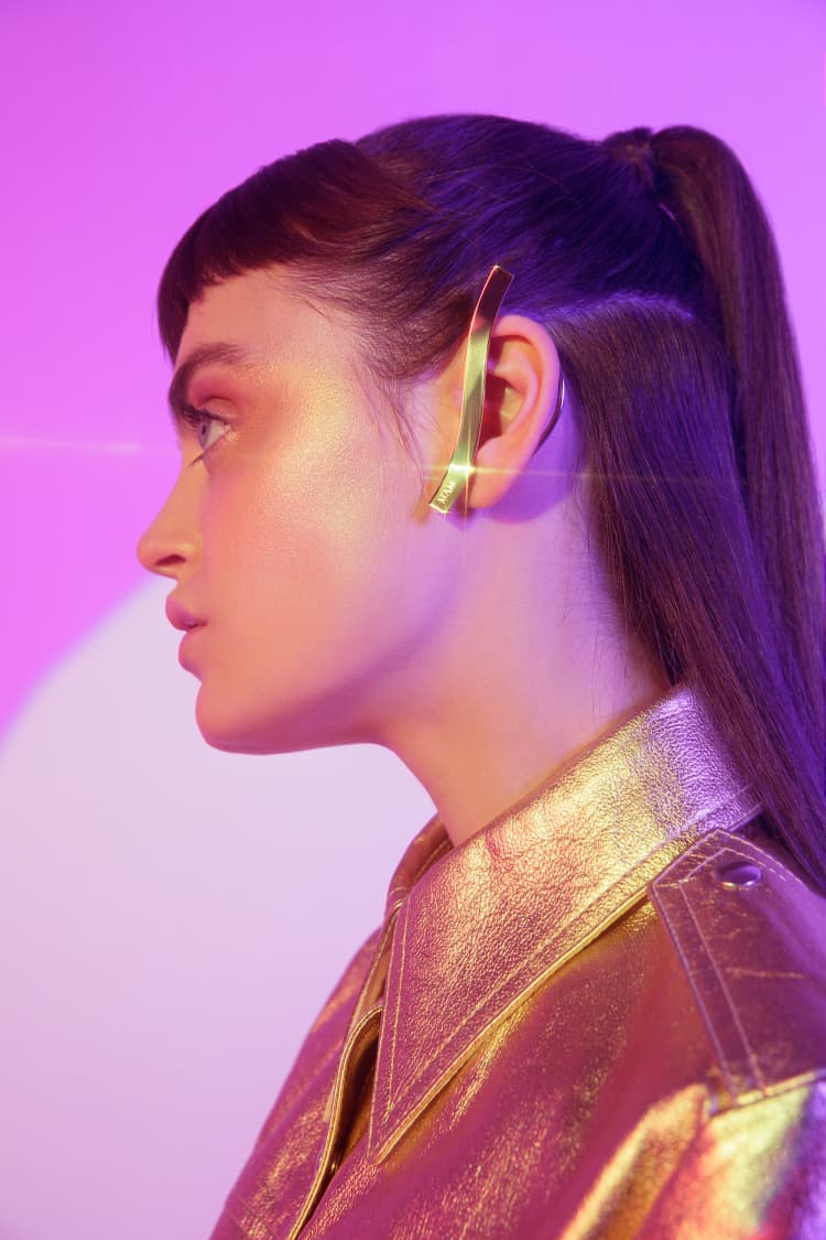 Ear cuff con barretta in oro