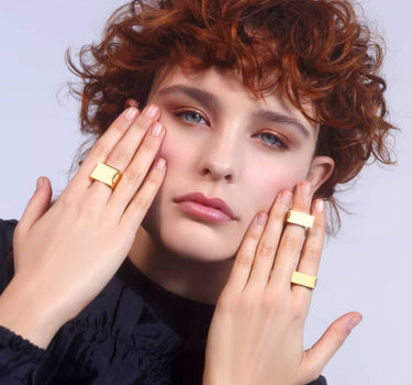 Anello quadrato in oro