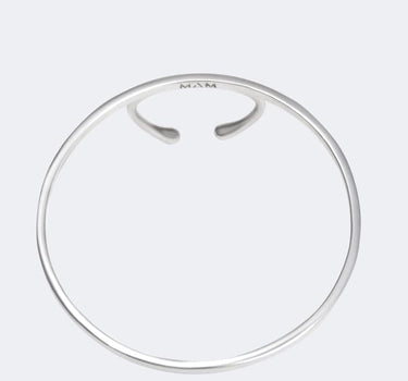 Anello in argento con grande pietra rotonda