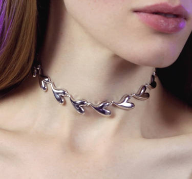 Choker in argento con cuore